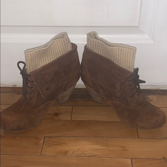 Brown Suede Heeled Lace-Up Oxfords Style Booties - Picture 4 of 4
